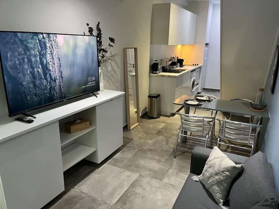 Magnifique Duplex Central A 2 Min De La Gare. 버넌 외부 사진